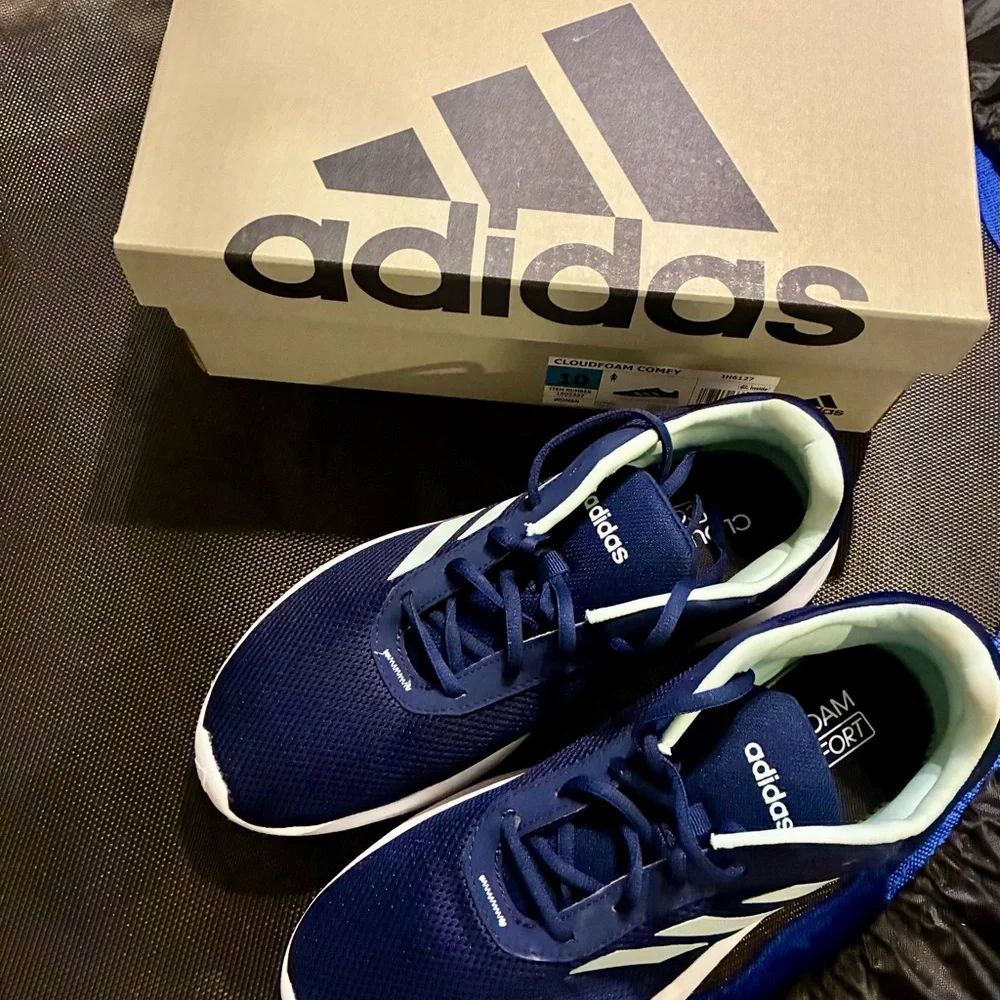 Adidas Ladies Cloud Foam Comfy Blue and White Sneakers with Breathable Mesh - Picture 9 of 10